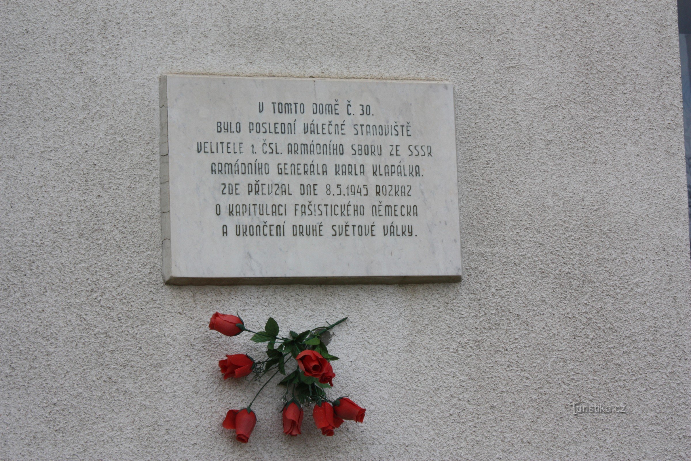 Spominska plošča glavnega štaba I. Češkoslovaške republike armadnega korpusa v Stříbrnicah v Kojetínsku
