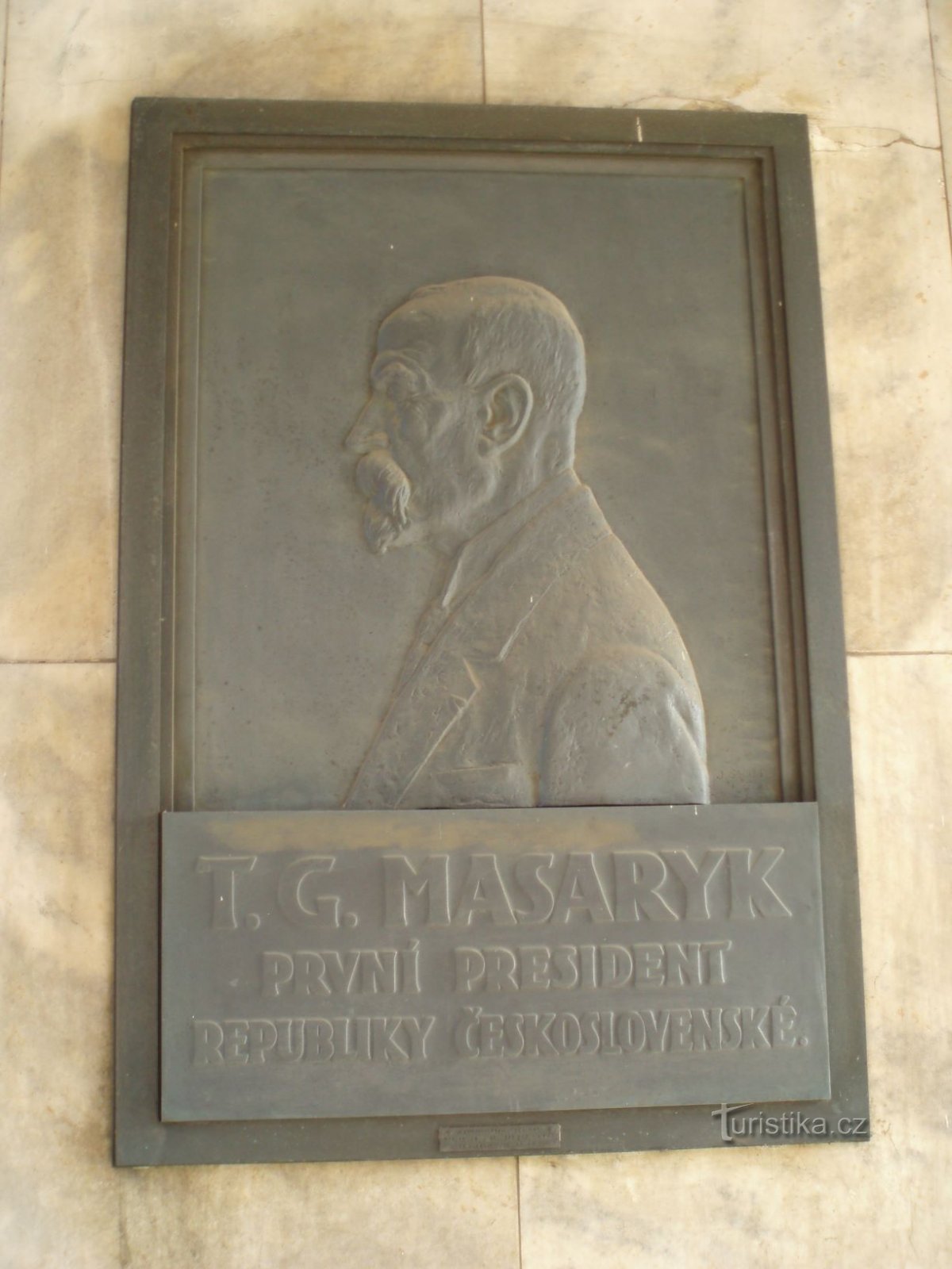 Memorial plaques at the Hradec Králové University Hospital (November 29.11.2011, XNUMX)