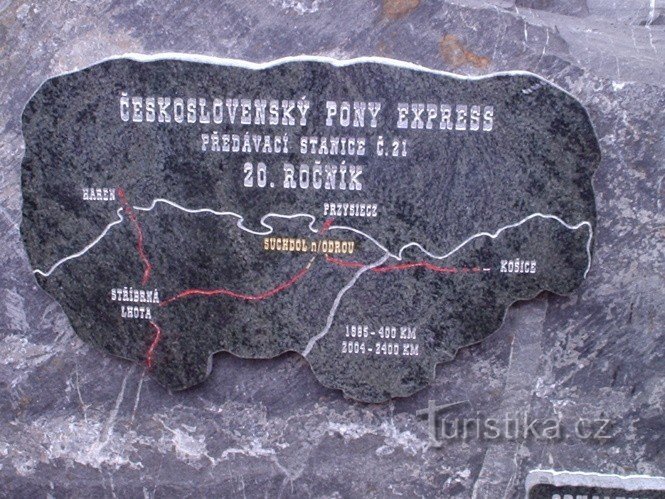 Poêle commémoratif pour le 20e anniversaire du Pony Express à Kletná
