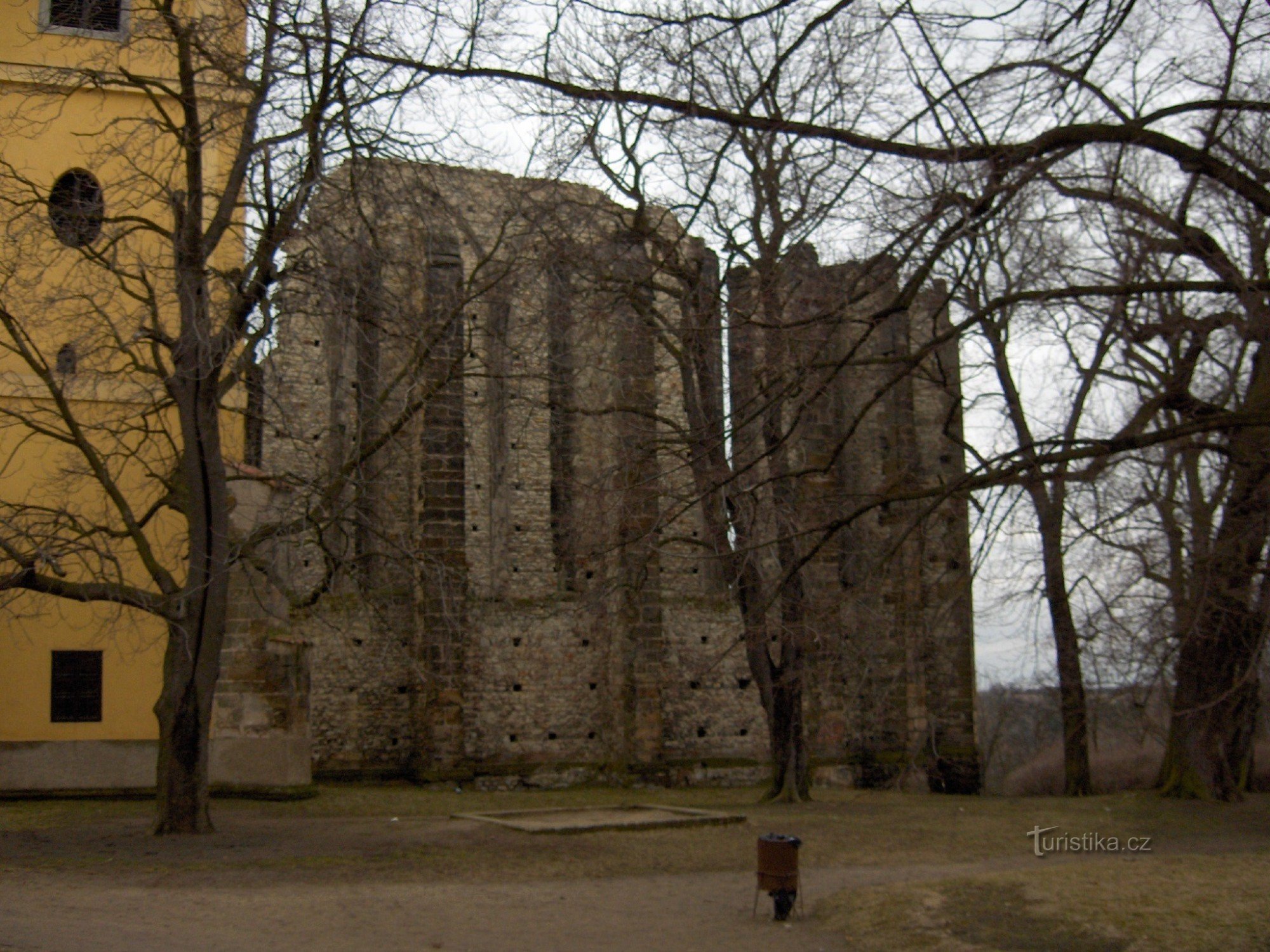 Panenský Týnec, niet-geleverde tempel