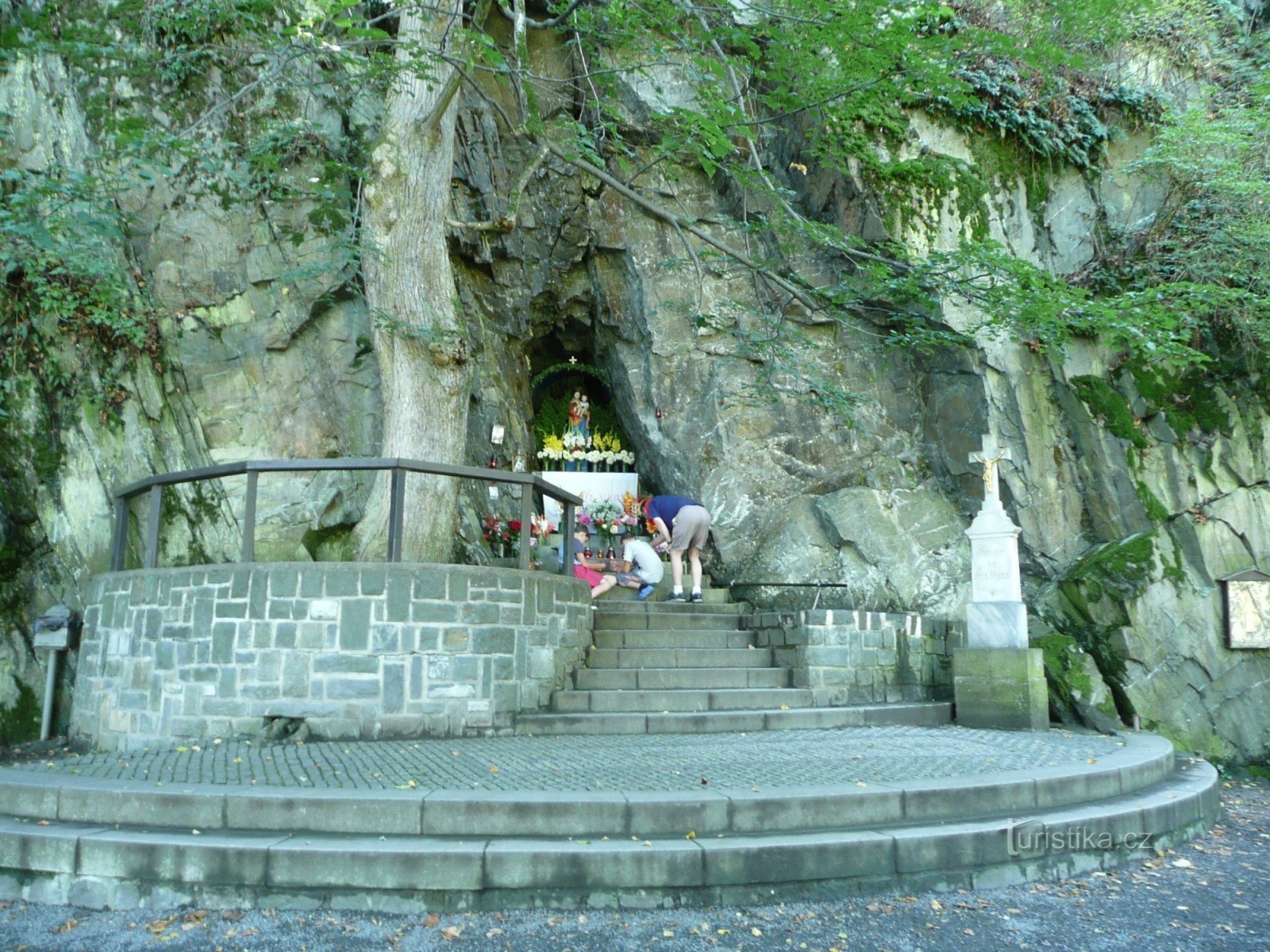 Jungfrau Maria im Felsen (Mariastein)