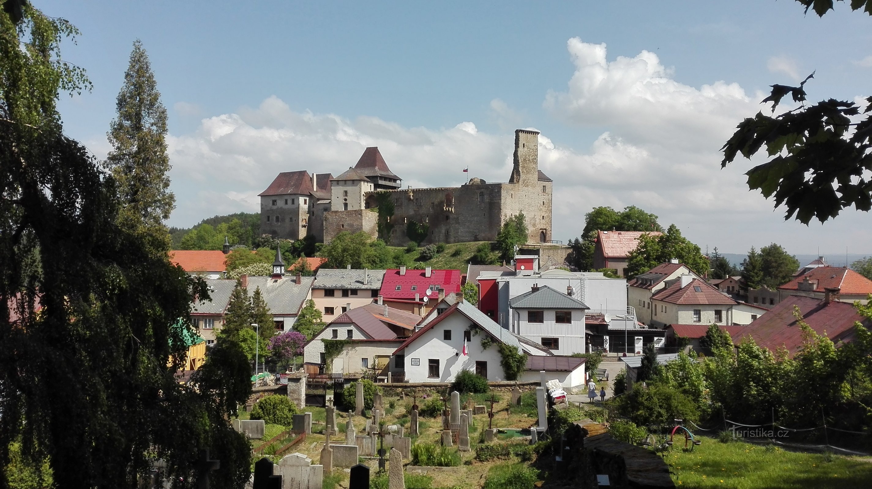 Panorama of Lipnice with the castle.