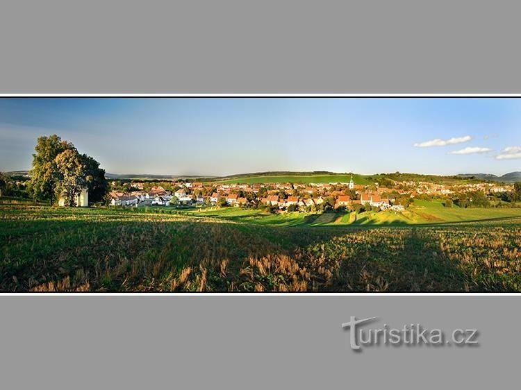 Panorámica de Nivnice desde el W: Tomada desde 48°58'30.17