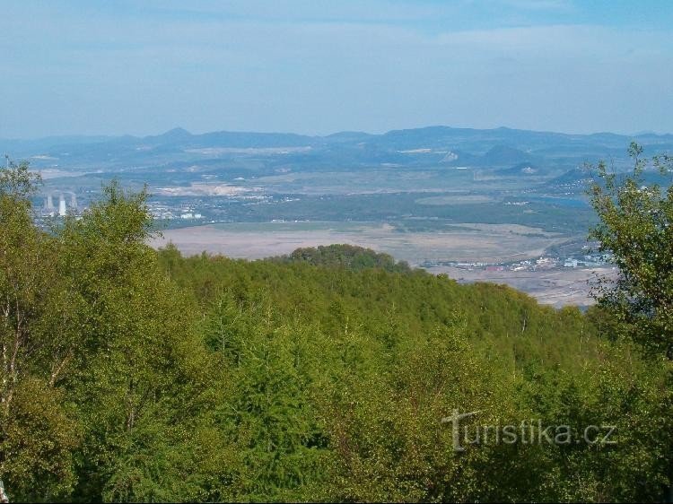 Panoraama: Näkymä České středohořílle