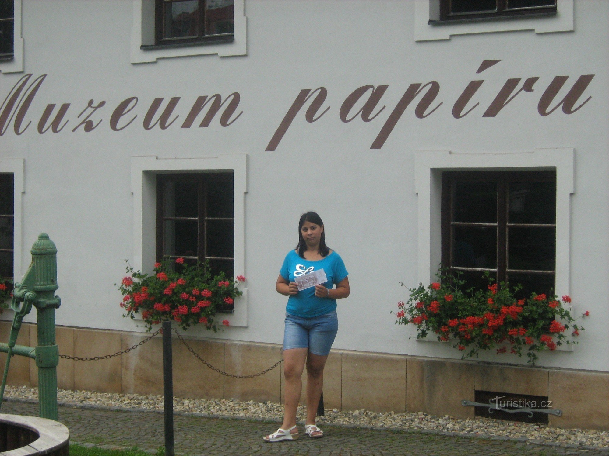 PAPIERFABRIK IN VELEK LOSINA