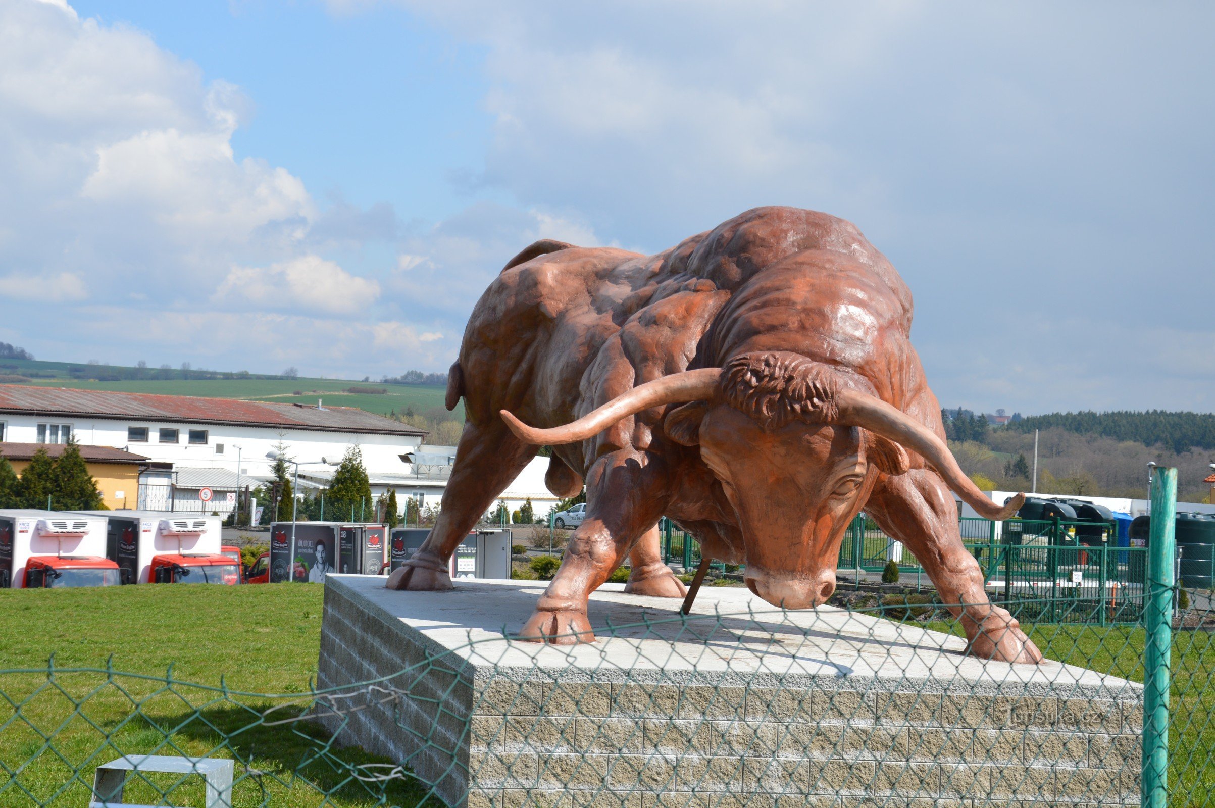 Grande touro em Blovice - Hradišťský Újezd