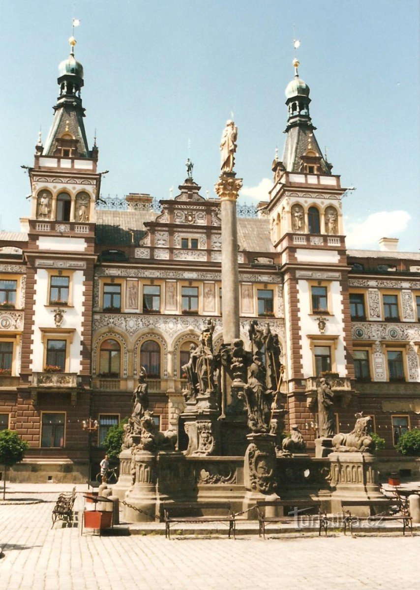 Pardubice - coluna Praga