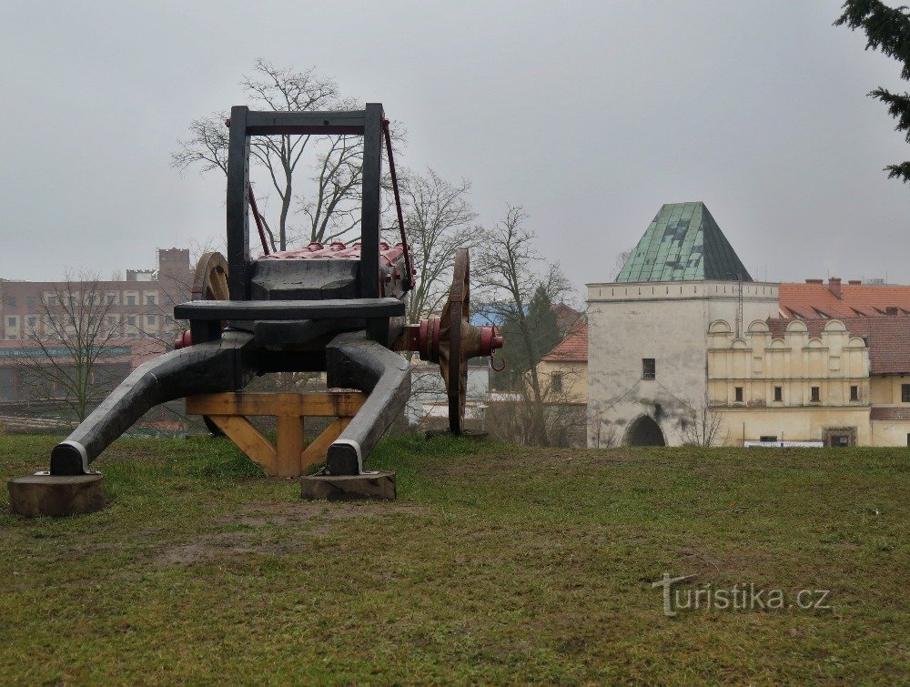 Pardubice – Poučna staza bedema dvorca