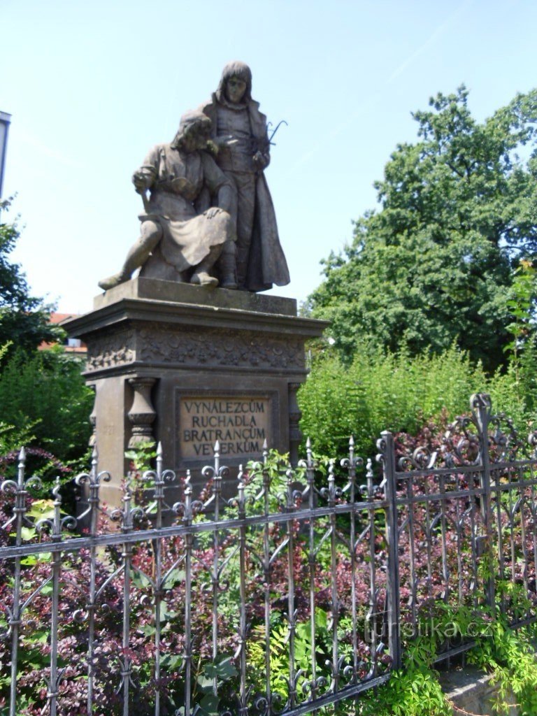 Pardubice - monument voor de neven van Veverk