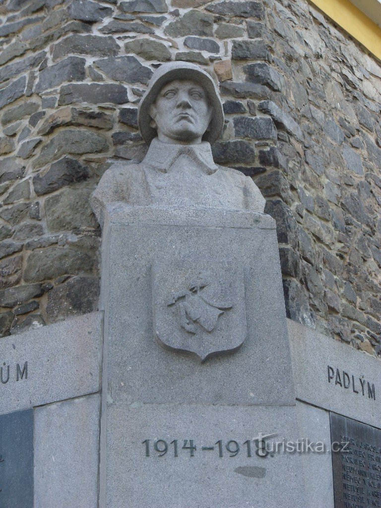 Pardubice - monument til dem, der døde i Første Verdenskrig