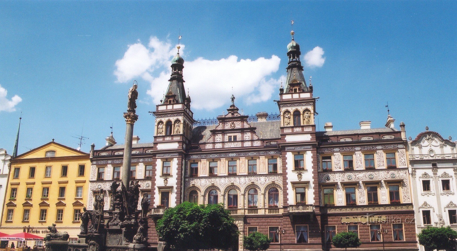 Pardubice - városháza Mária oszloppal