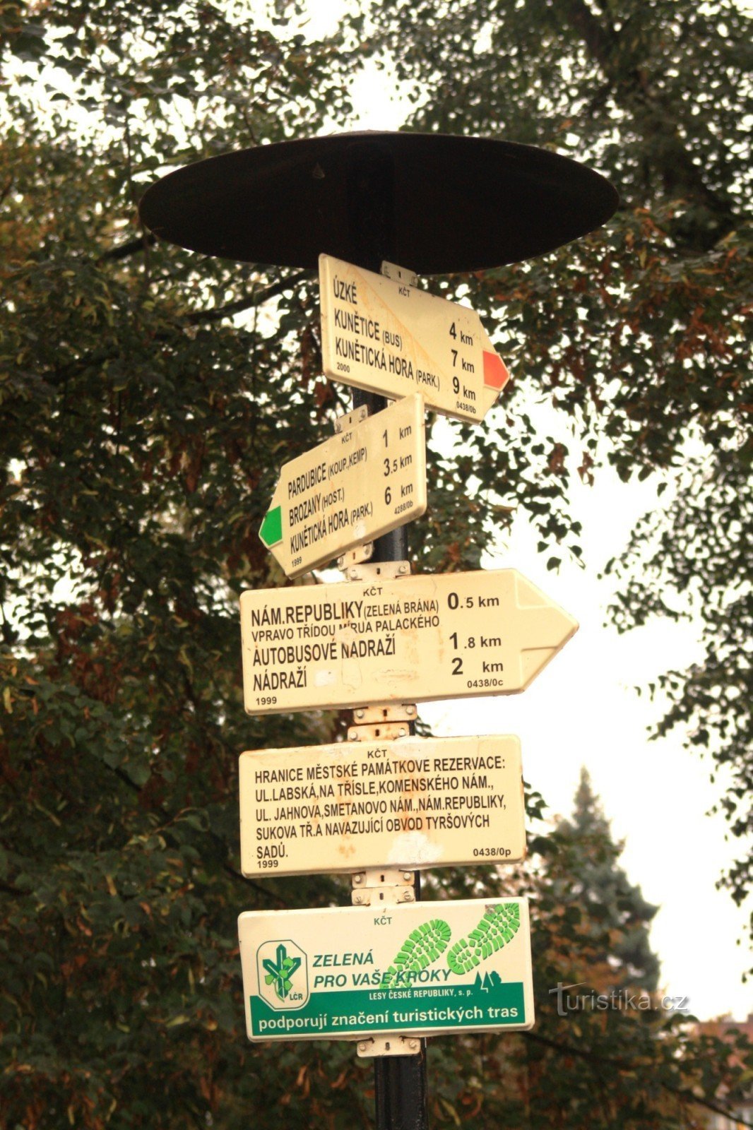 Pardubice - turistické rozcestí Zámek