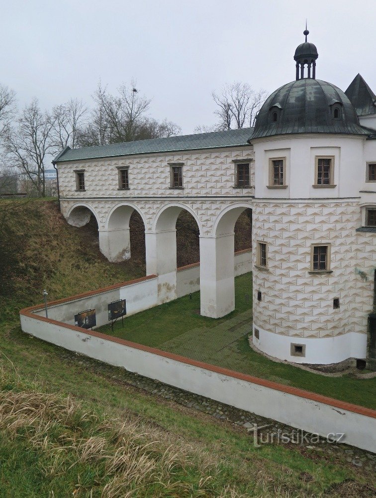 Pardubice – castle covered bridge