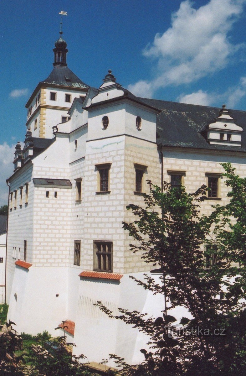 帕尔杜比采 - 城堡