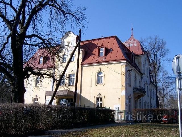 Park 3: W XVI wieku tzw. Stary Zamek (obecnie Centralny Ośrodek Techniki Rolniczej