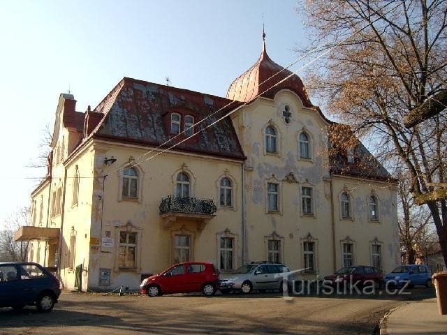 Park 4: W XVI wieku tzw. Stary Zamek (obecnie Centralny Ośrodek Techniki Rolniczej