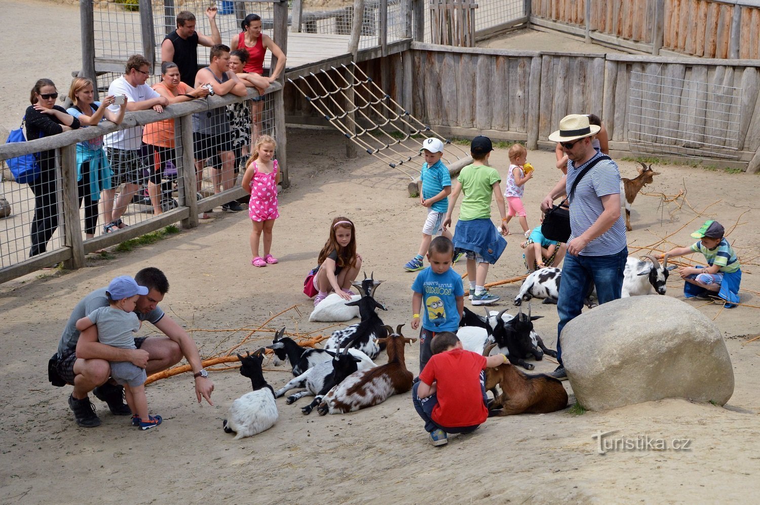 PARQUE MIRACULUM: Jornada con hogares infantiles