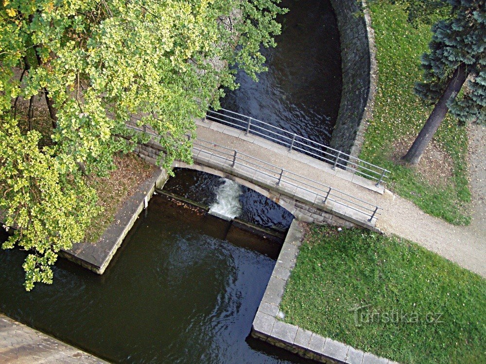 Park pod zaporą w Jabloncu nad Nysą