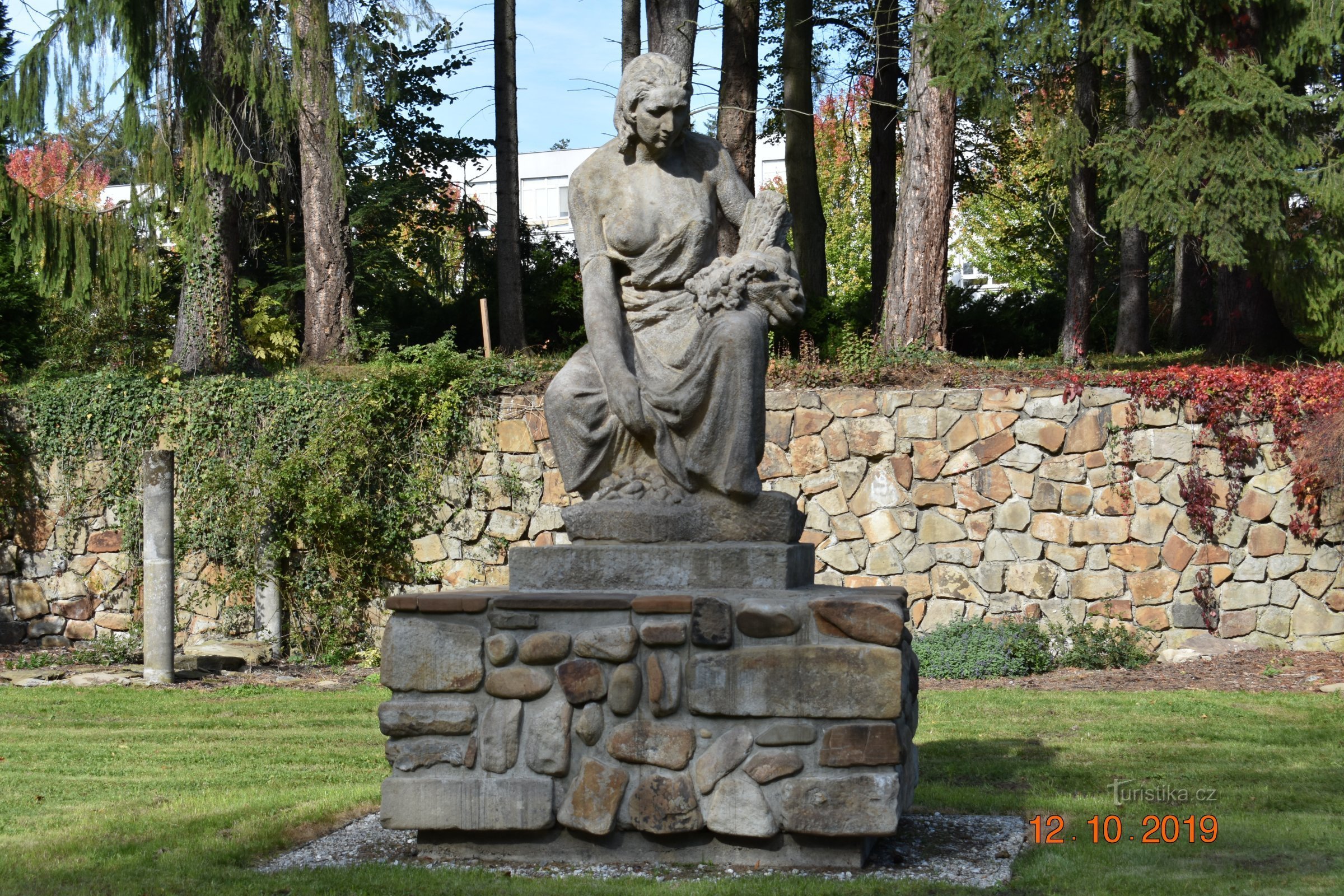 Puisto lähellä parantola Jablunkov, arboretum