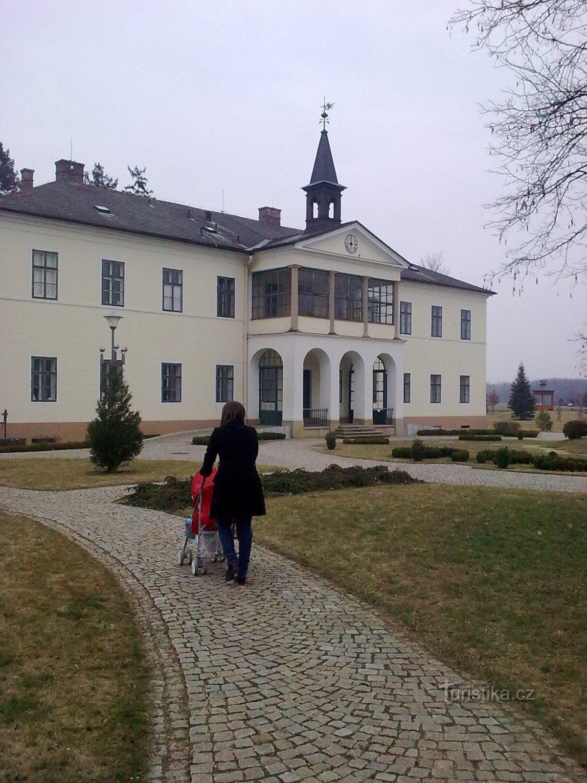 Parque perto do castelo (aqui é a Câmara Municipal)