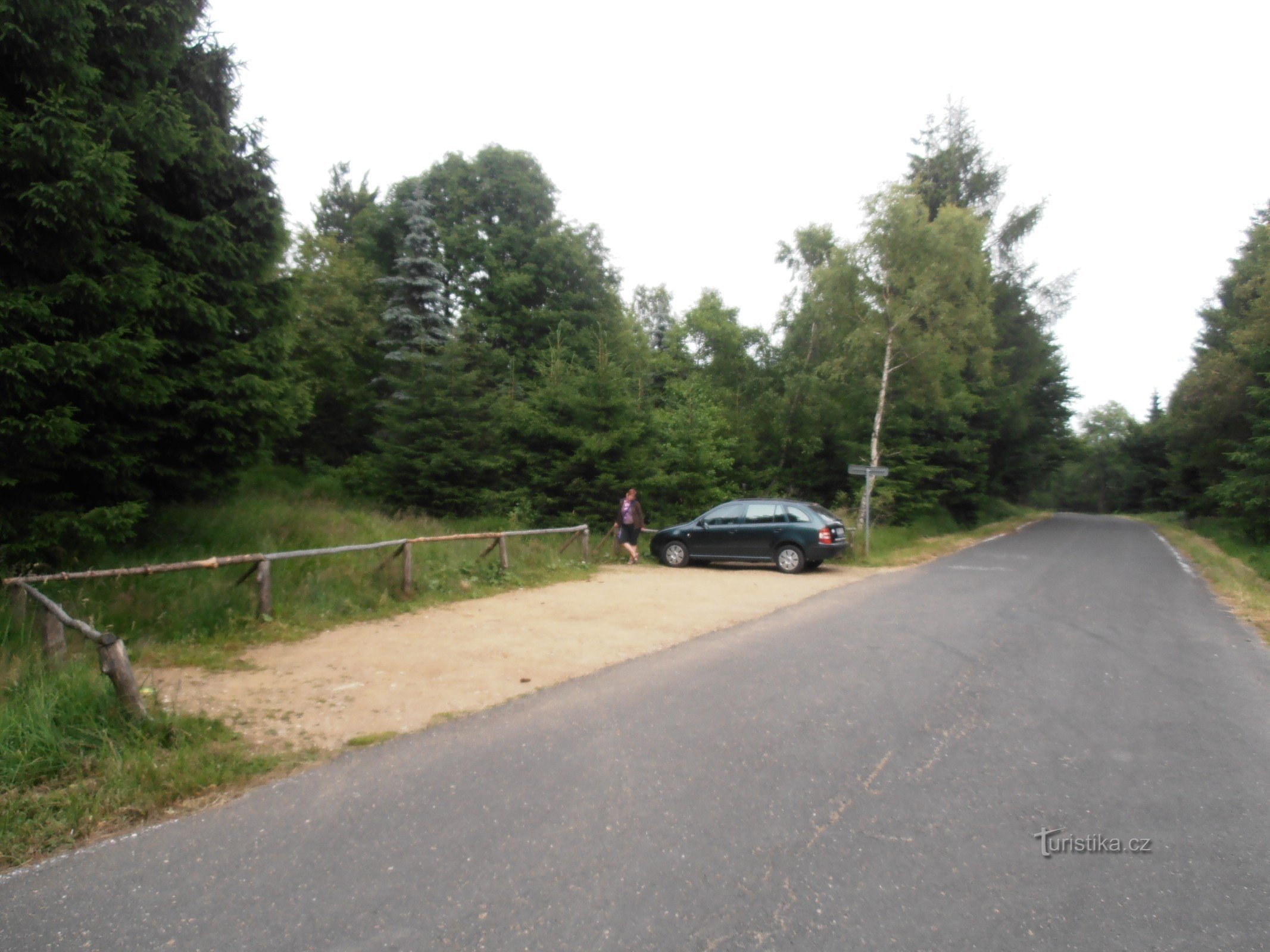 Parkplatz unter dem Aussichtsturm