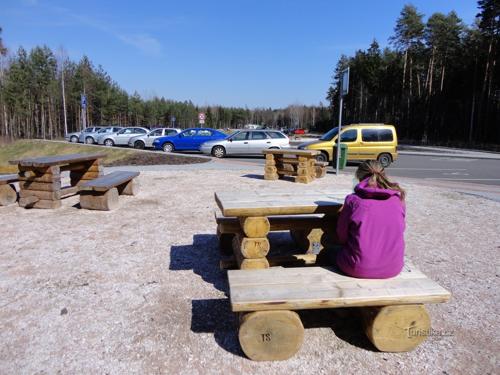 parkeringsplads ved skovkirkegården