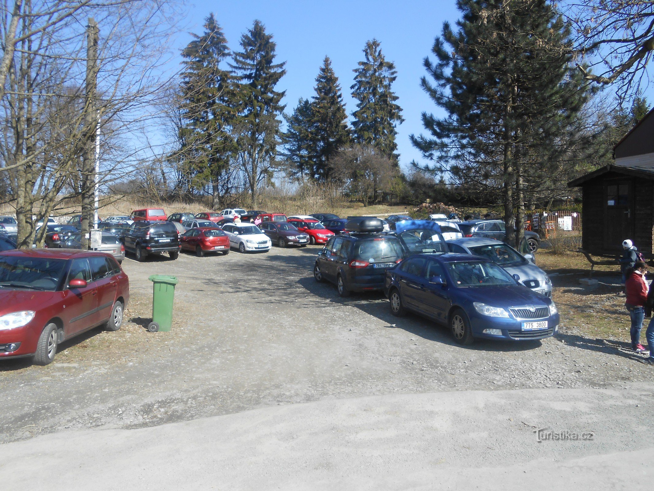 parking lot at the restaurant in Rešov