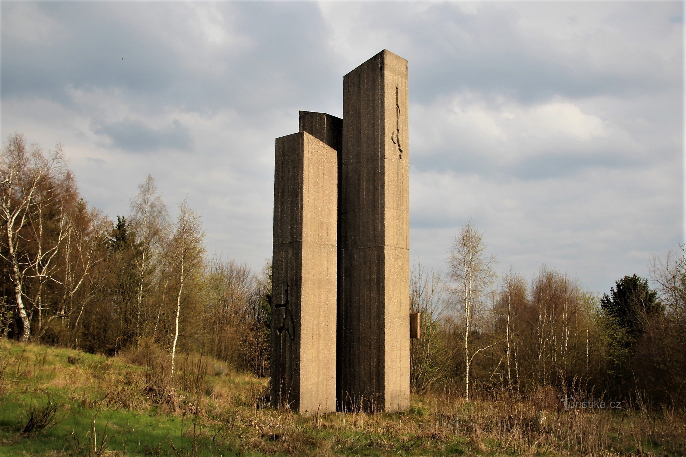 Monumento partidista Na jedli