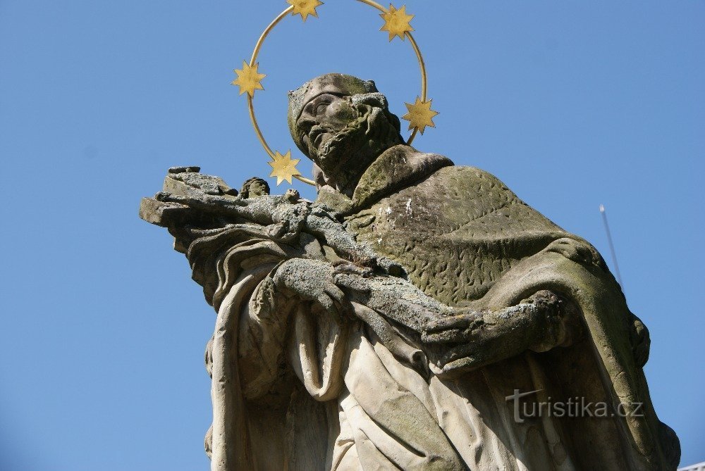 Paștele (lângă Šternberk) – statuia Sf. Jan Nepomucký