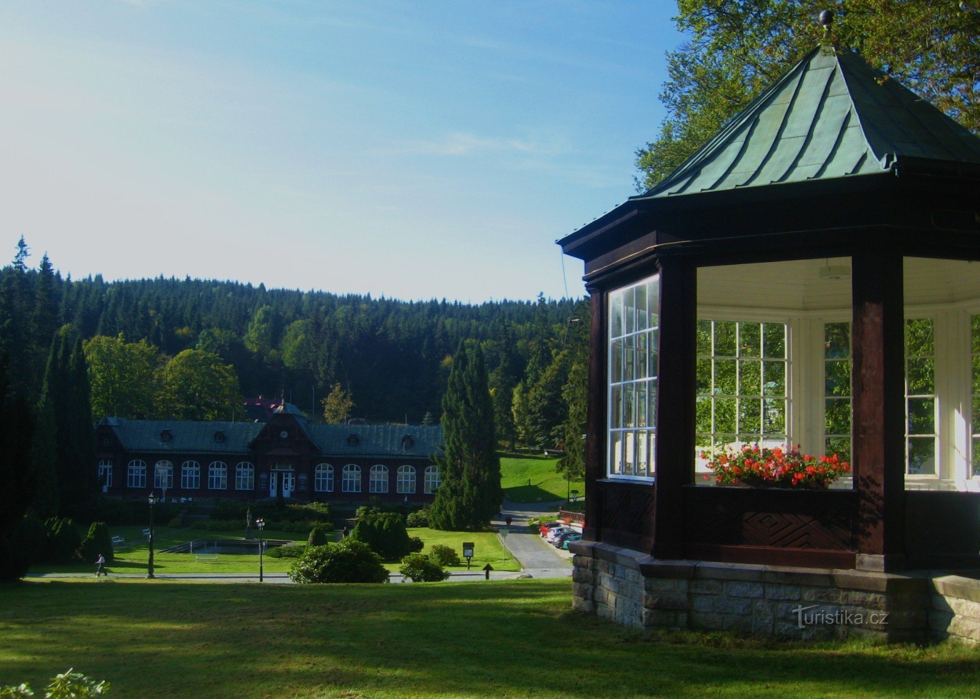 Pavilhão Libuše com sala de jantar em Karlov Studánka