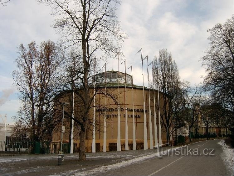 Pavilon északnyugat felől