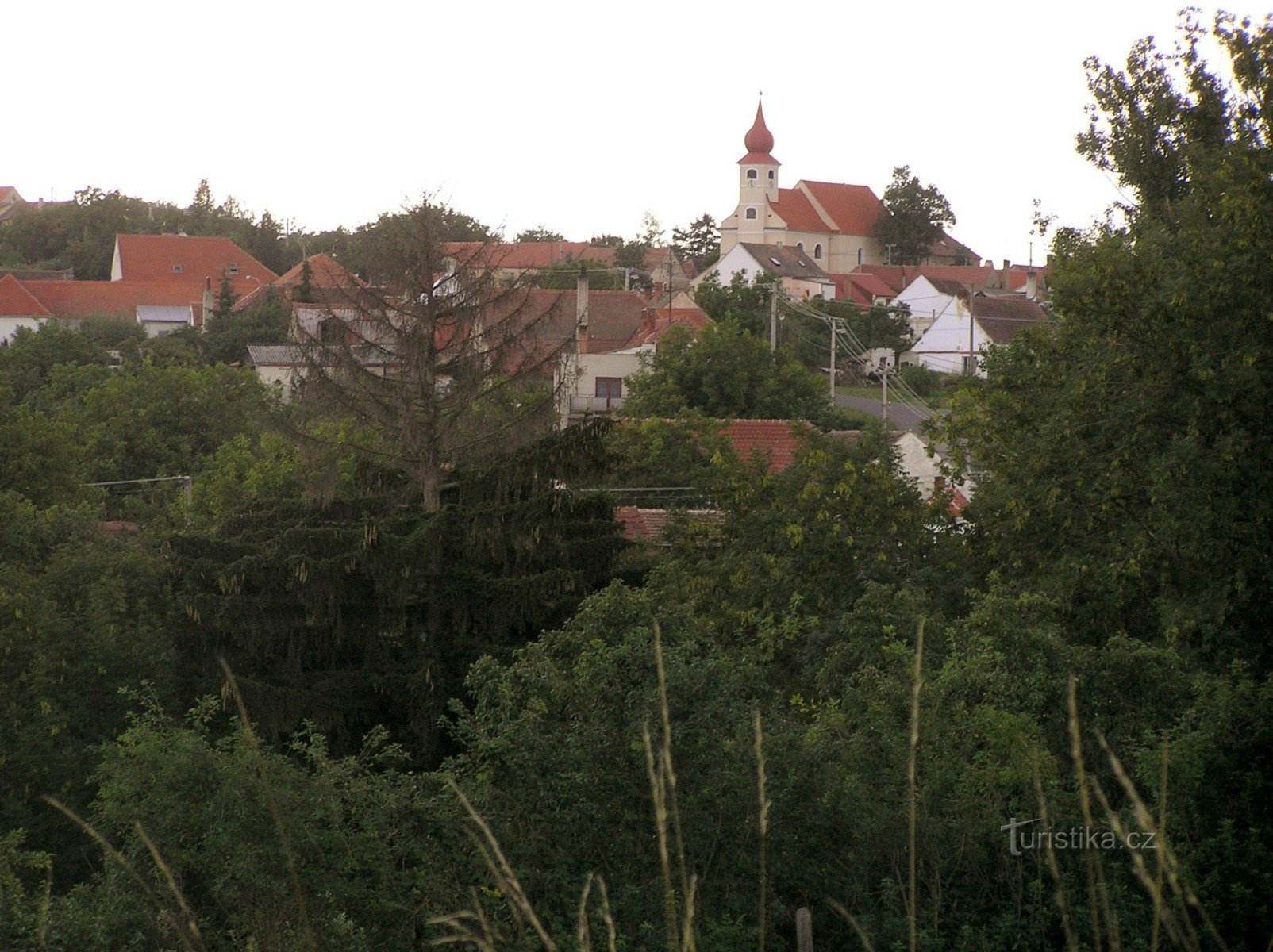 Pavlice depuis la route de Boskovštejn