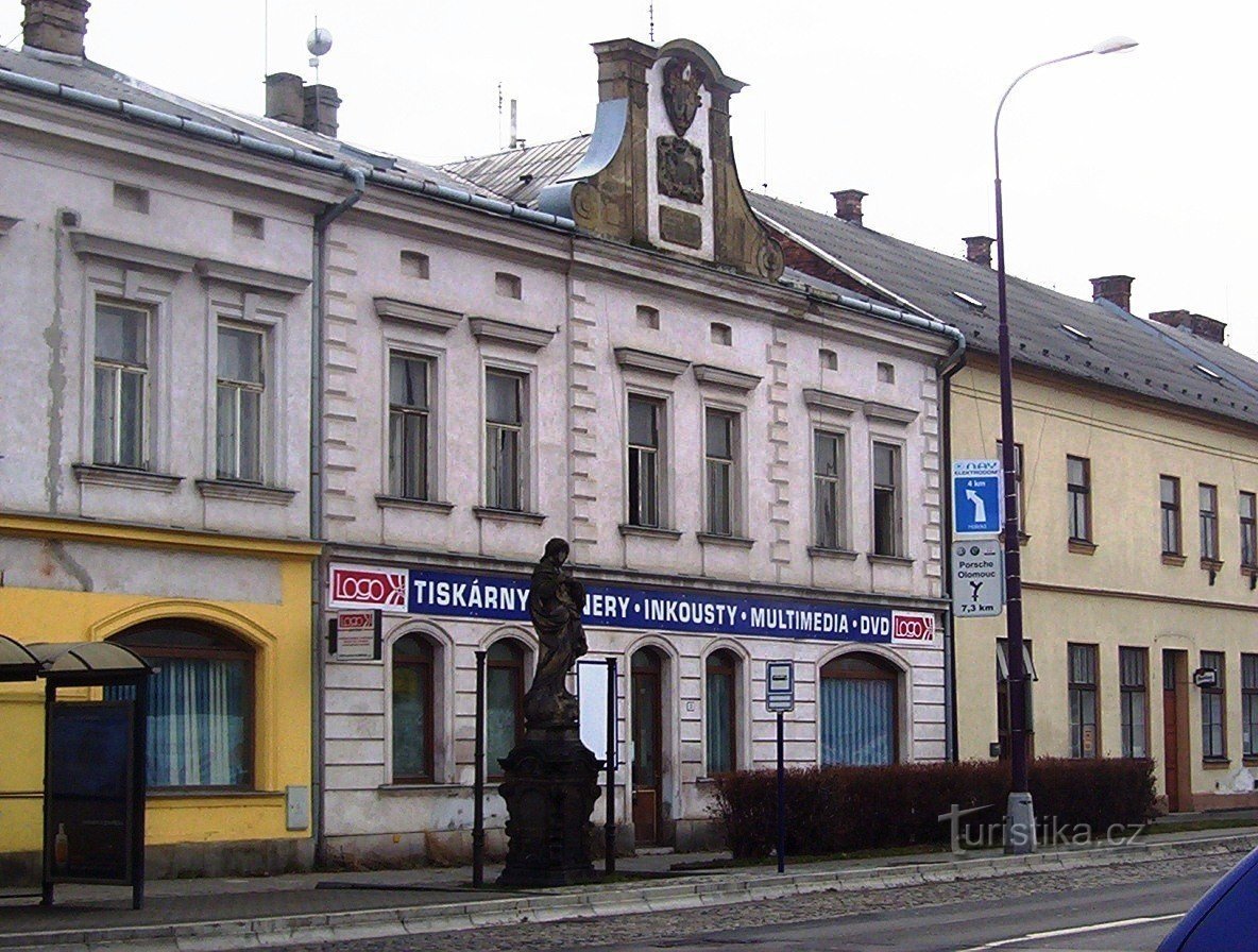 Pavlovičky-Pavlovická straat-barok beeld van de Maagd Maria-Foto: Ulrych Mir.