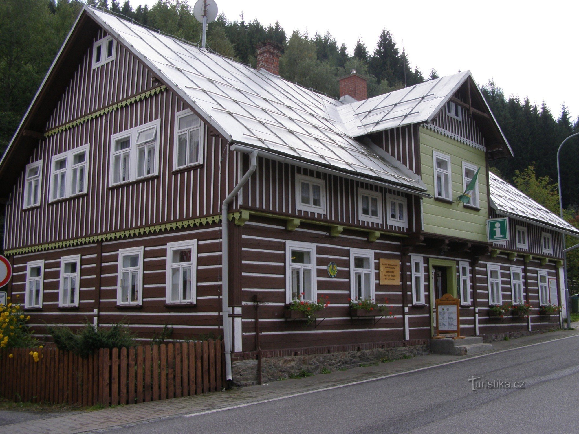 Pec pod Sněžkou - information center of the KRNAP administration