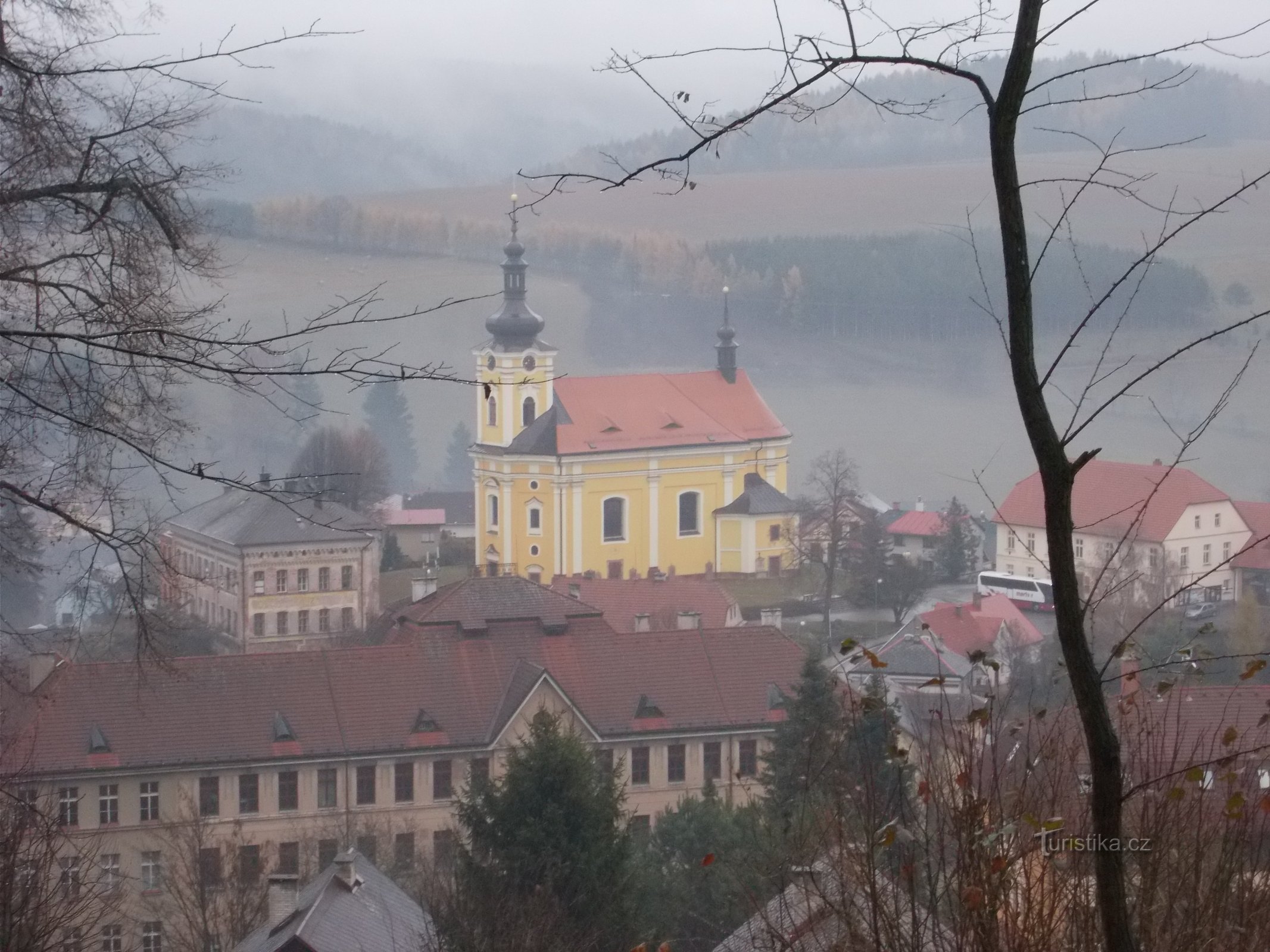 Pecka - Kirche St. Bartholomäus