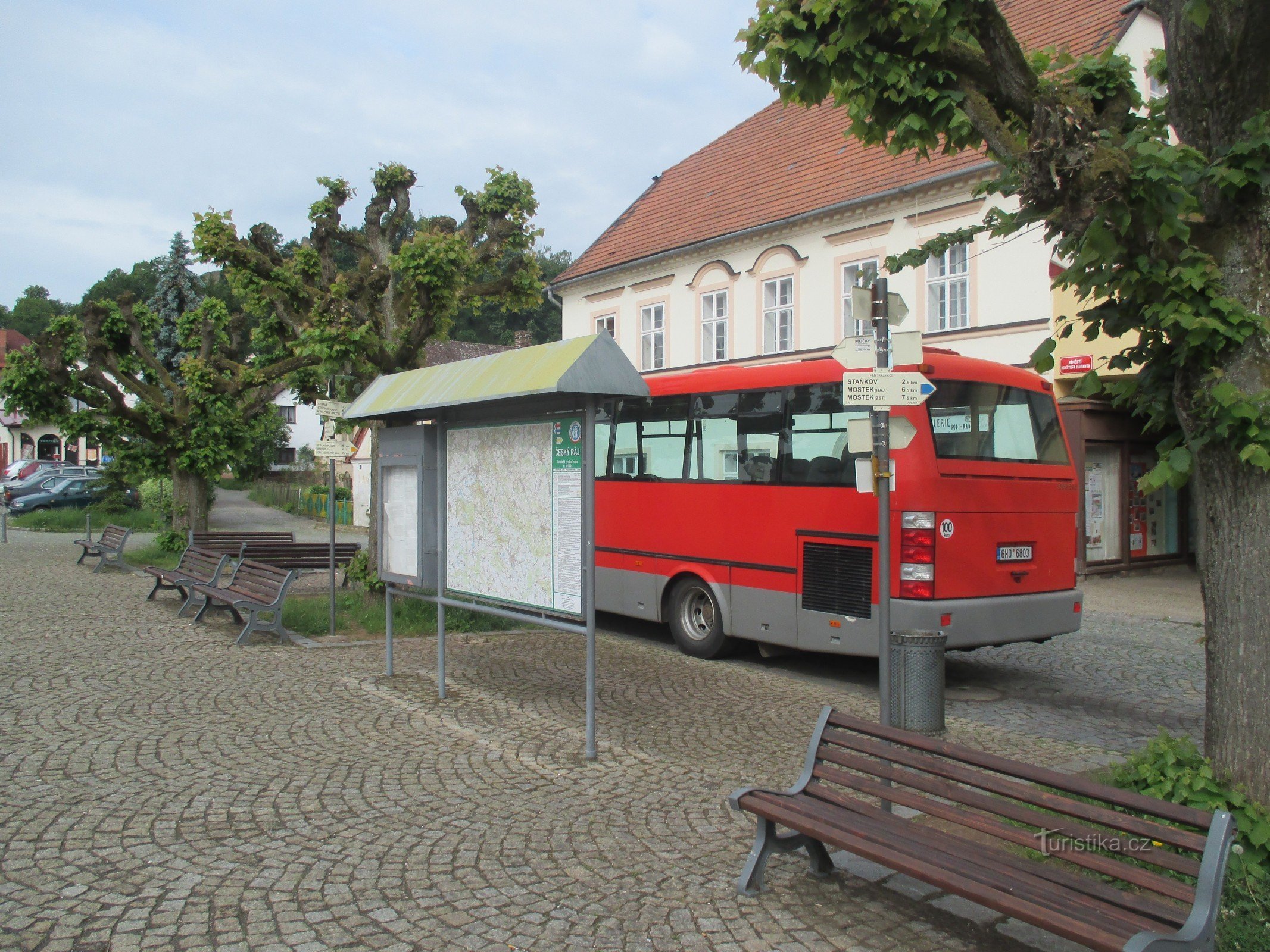 Pecka - praça (placa turística)