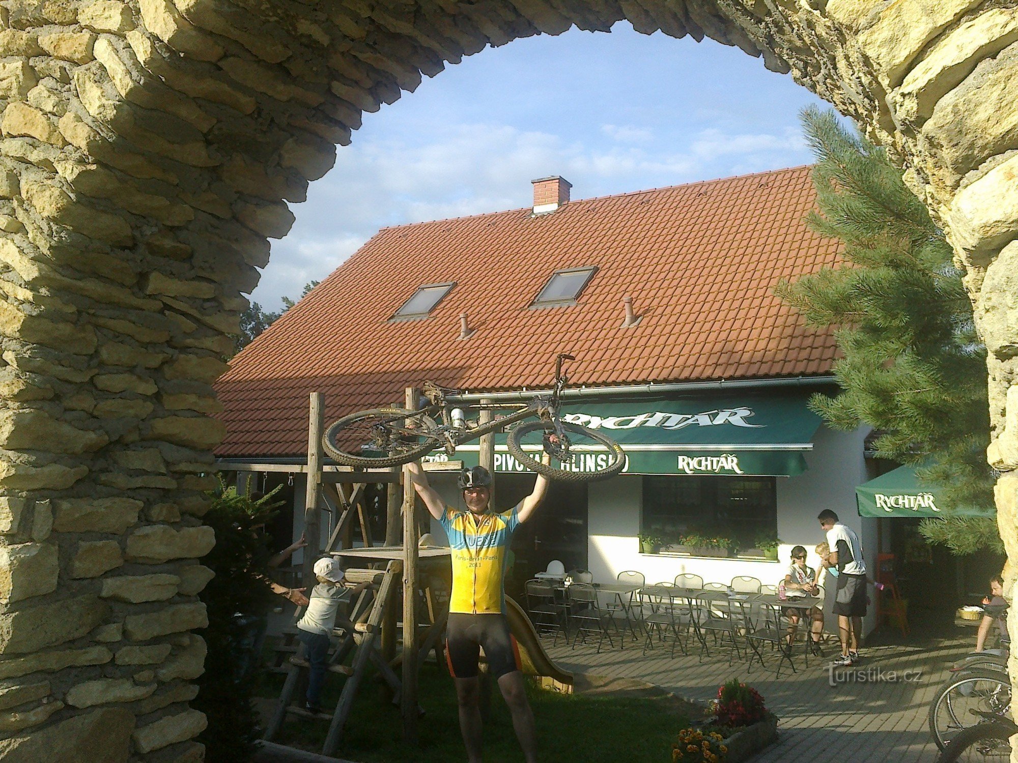 Pelestrovská pub - an oasis for cyclists and cross-country skiers
