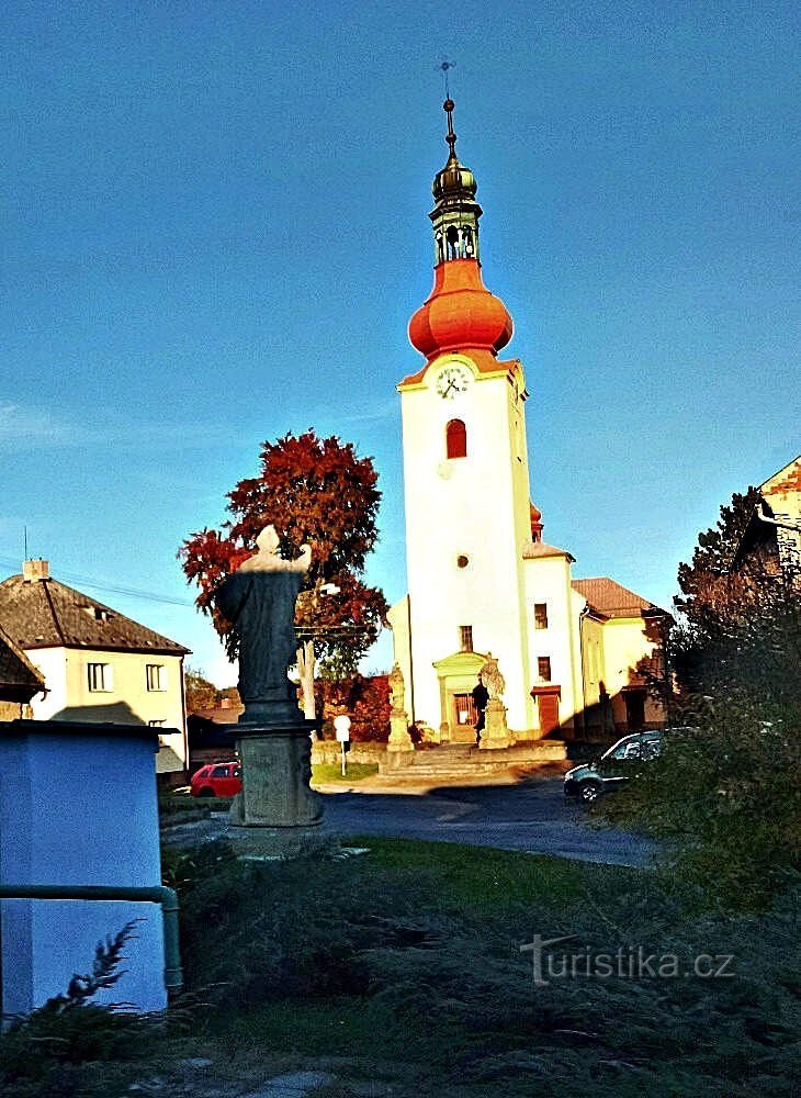 Penčice - Kerk van St. Peter en Paul