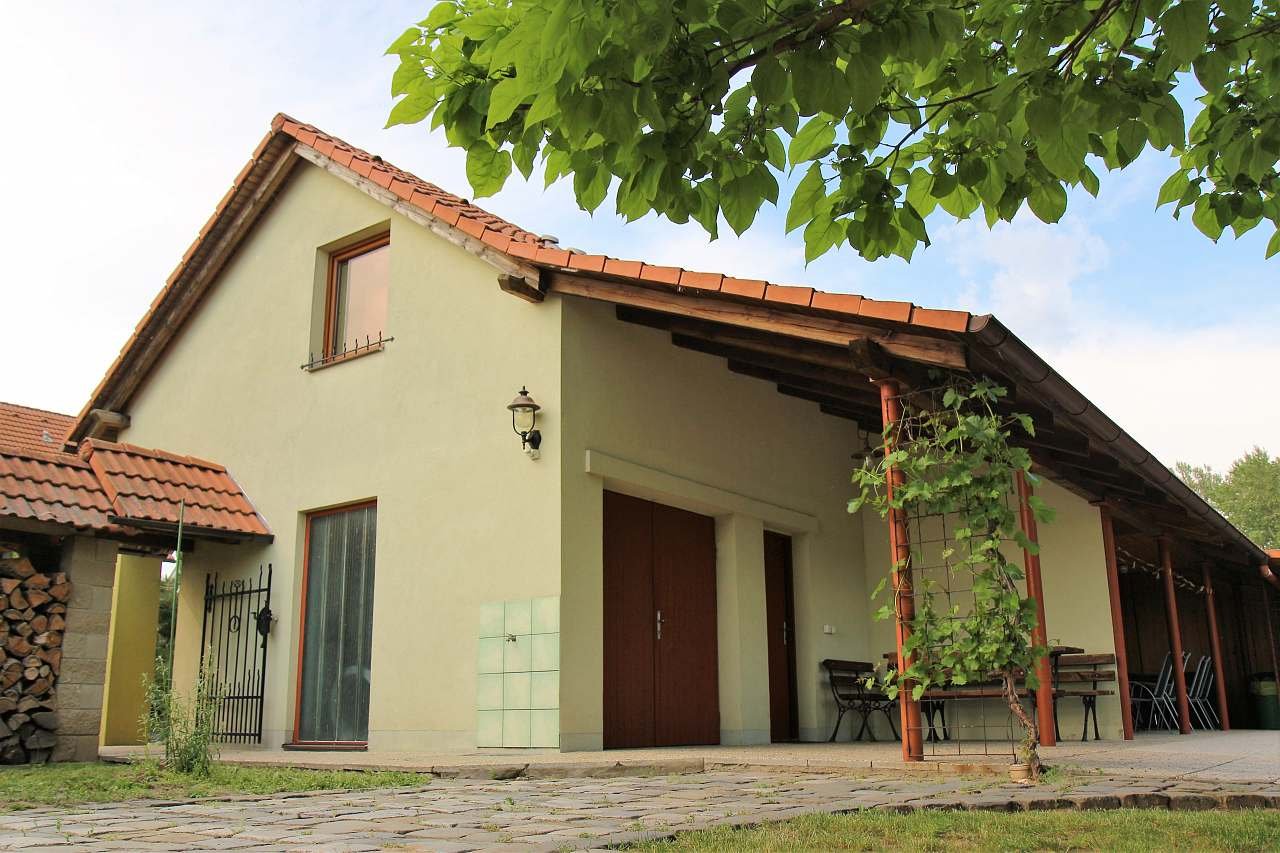 Penzion Oříšek venkovní posezení č.1