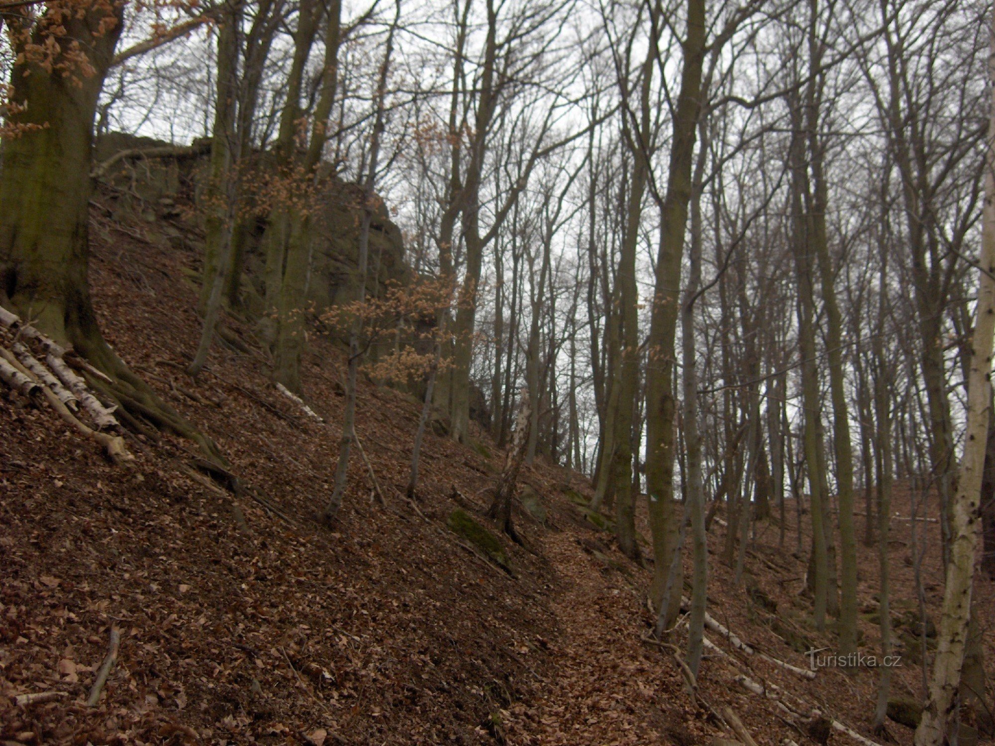 Fußweg zum Gipfel der Magnetovka