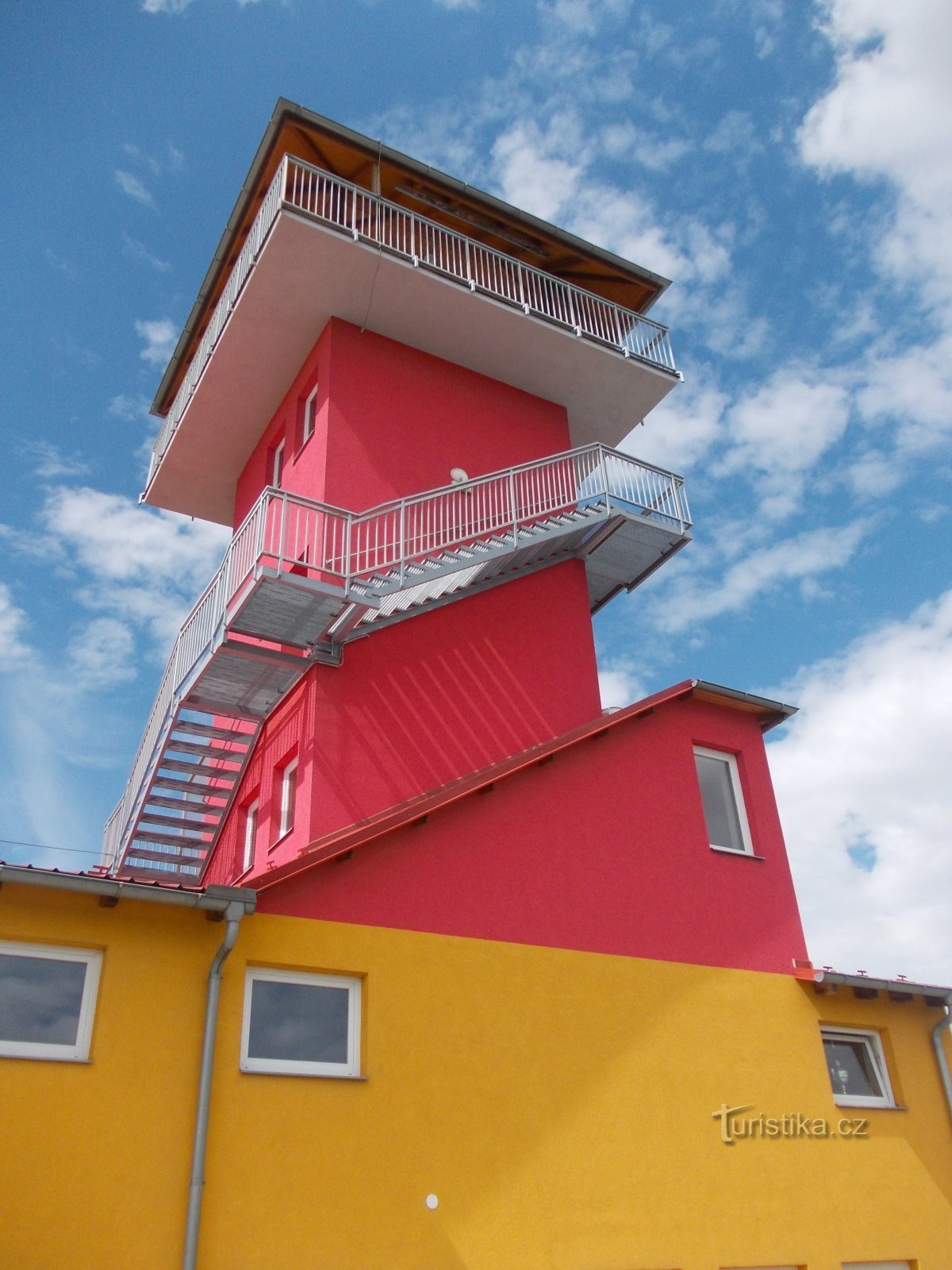 la tour d'observation colorée Božka