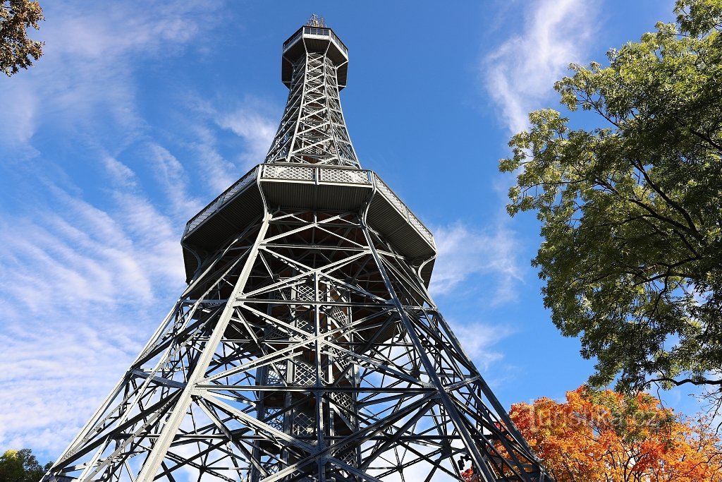 Tour de guet de Petřín et Petřín