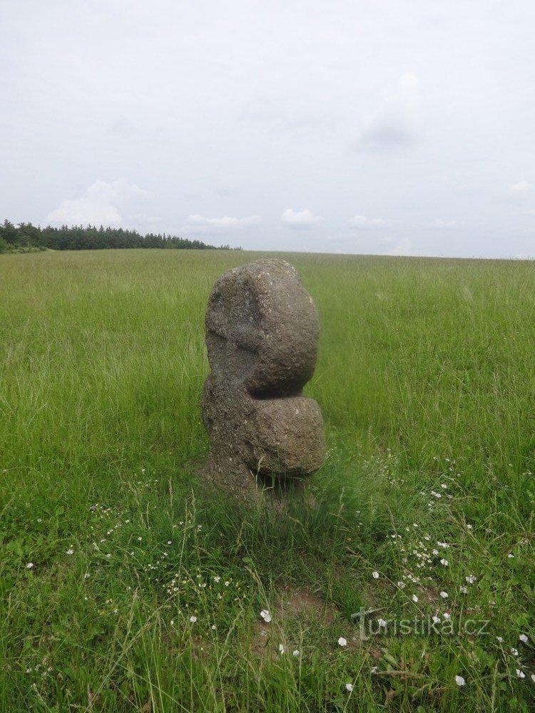 San Petersburgo - cruz de la reconciliación cerca del pueblo de Stebno