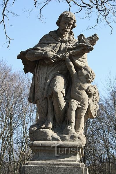 St. Petersborg - statuen af ​​St. John af Nepomuk ved Finkova-dammen