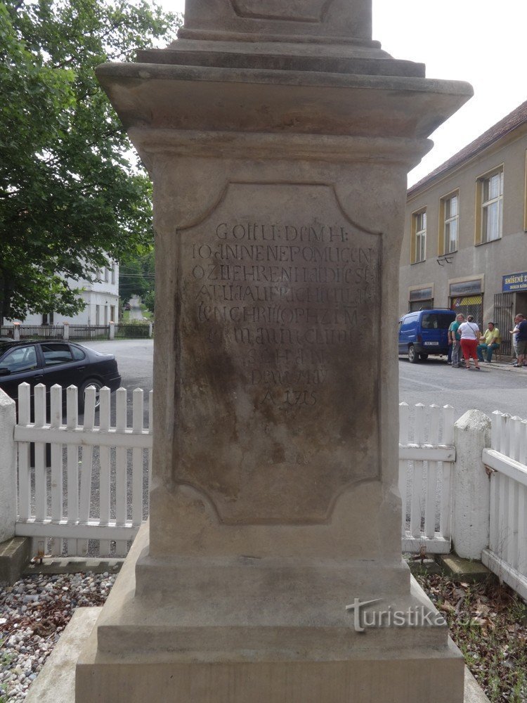 San Pietroburgo (in Boemia) e due statue di S. Jan Nepomucký