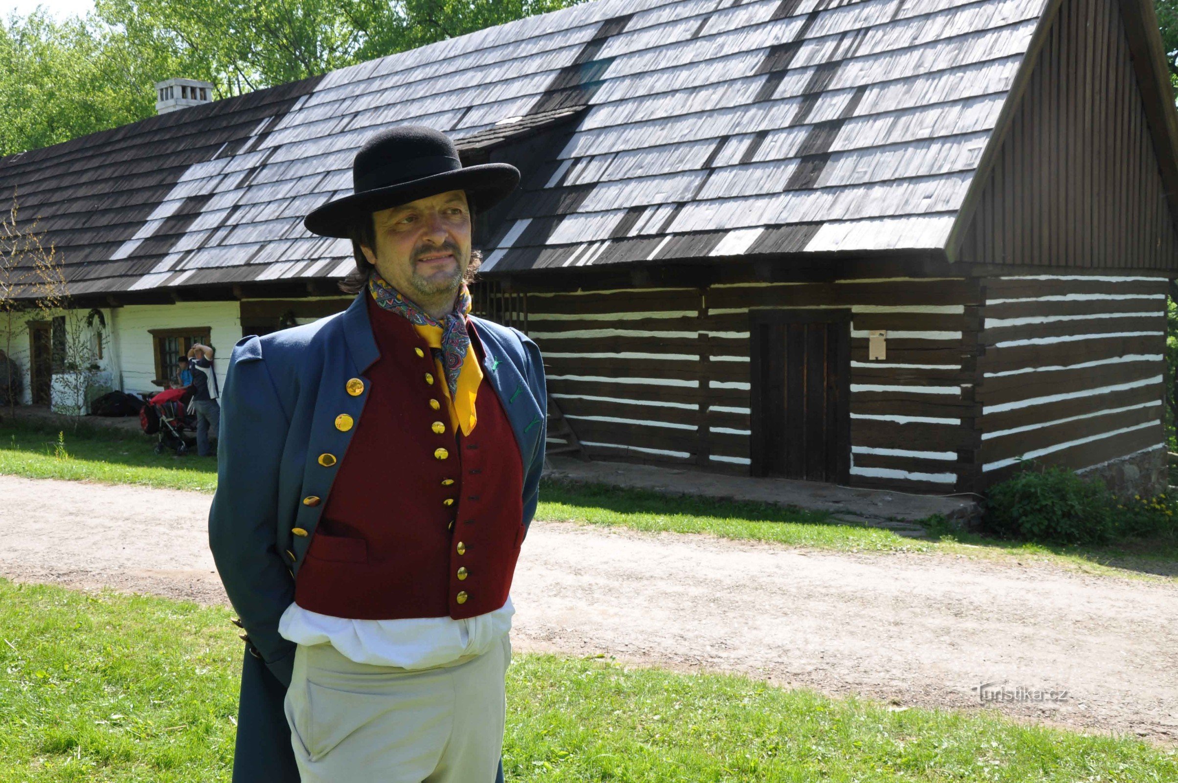 doctorandus. Pavel Bureš in het openluchtmuseum in Kouřimi