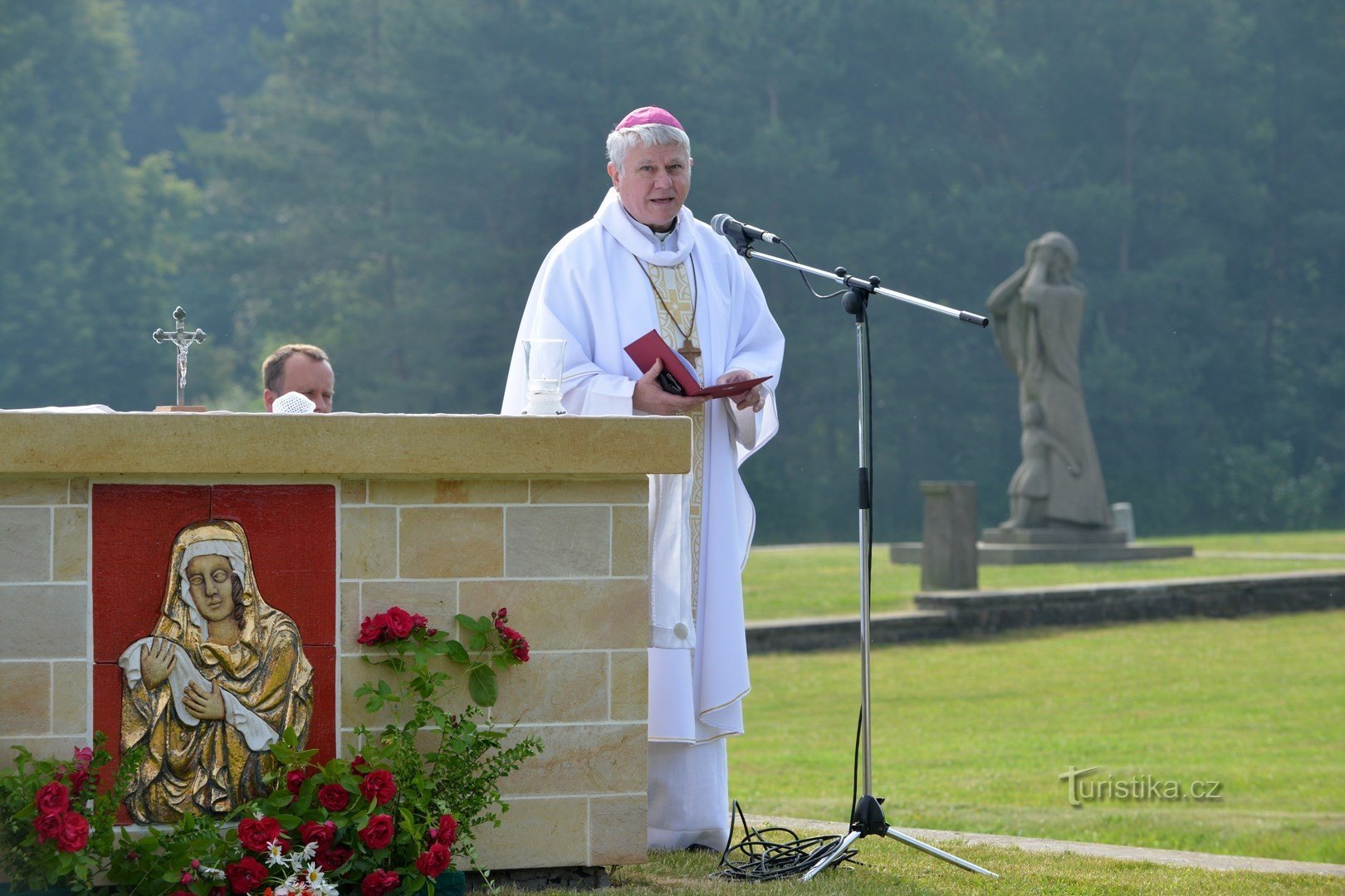 Herdenking van de 74e verjaardag van de uitroeiing van het dorp Lidice