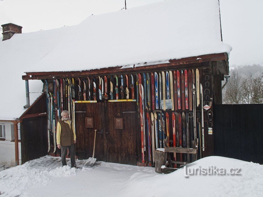 Písařov - garage af kuriositeter