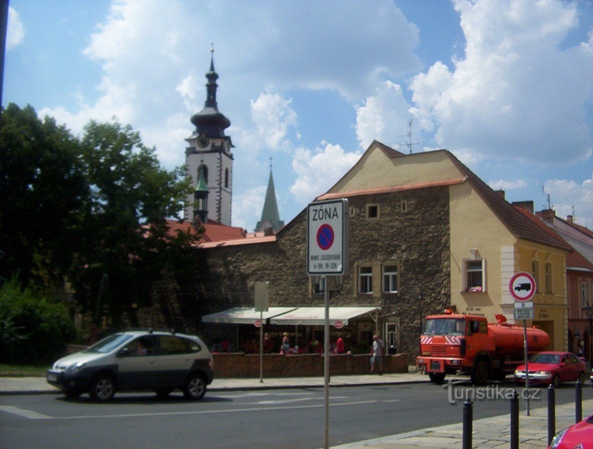 Písek - parochiekerk Narození P. Maria z Budovcova straat nabij Palackého sadů - Foto: Ulrych Mir.
