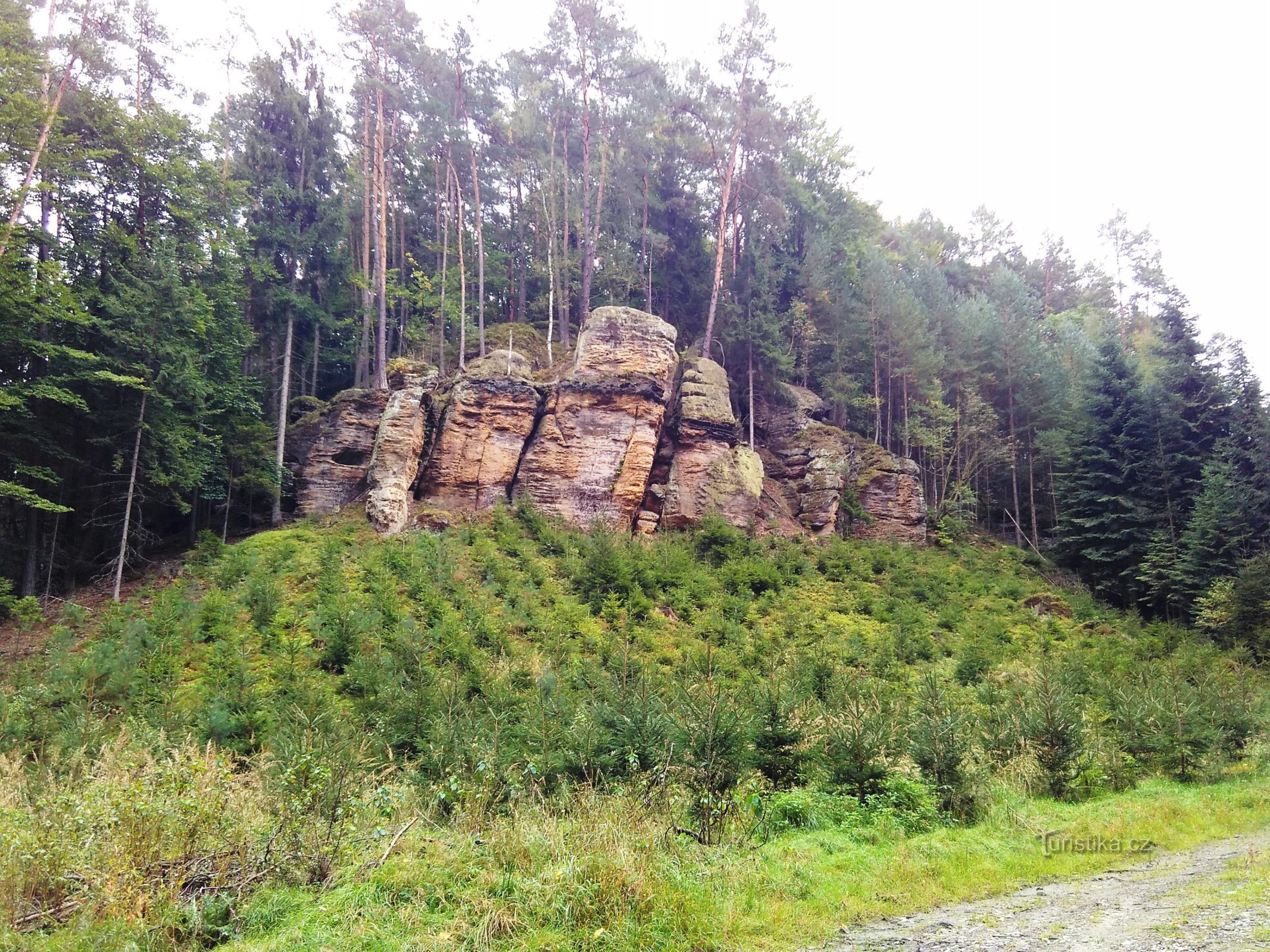 zandstenen rotstorens in de Uhlířský-mijn